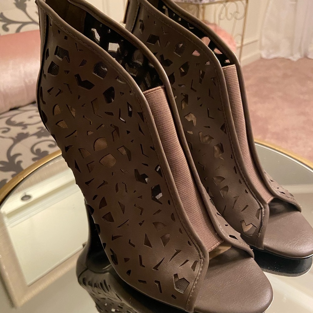 Open toe slings